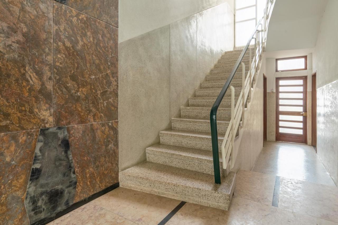 Host Wise - Spacious Fresh Flat W Terrace - Near Sea إسبِنو المظهر الخارجي الصورة
