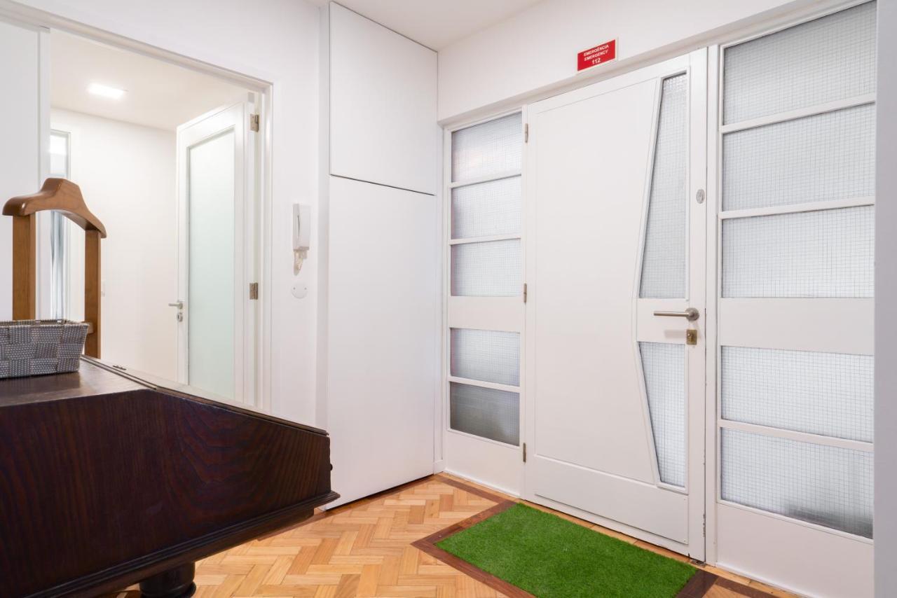 Host Wise - Spacious Fresh Flat W Terrace - Near Sea إسبِنو المظهر الخارجي الصورة