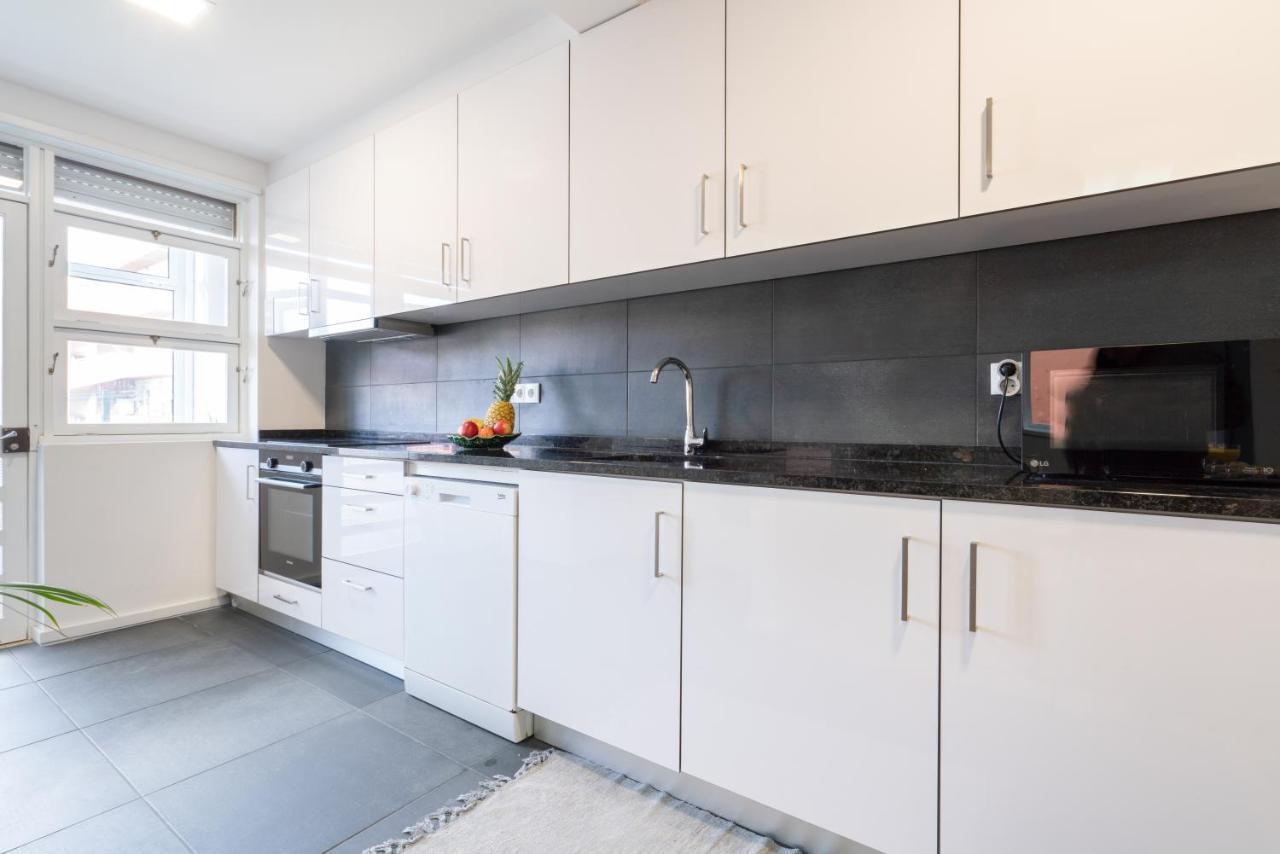 Host Wise - Spacious Fresh Flat W Terrace - Near Sea إسبِنو المظهر الخارجي الصورة