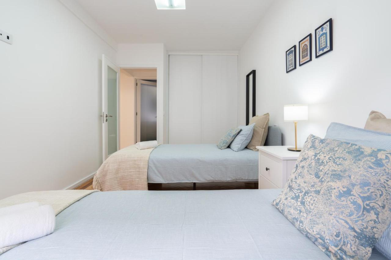 Host Wise - Spacious Fresh Flat W Terrace - Near Sea إسبِنو المظهر الخارجي الصورة