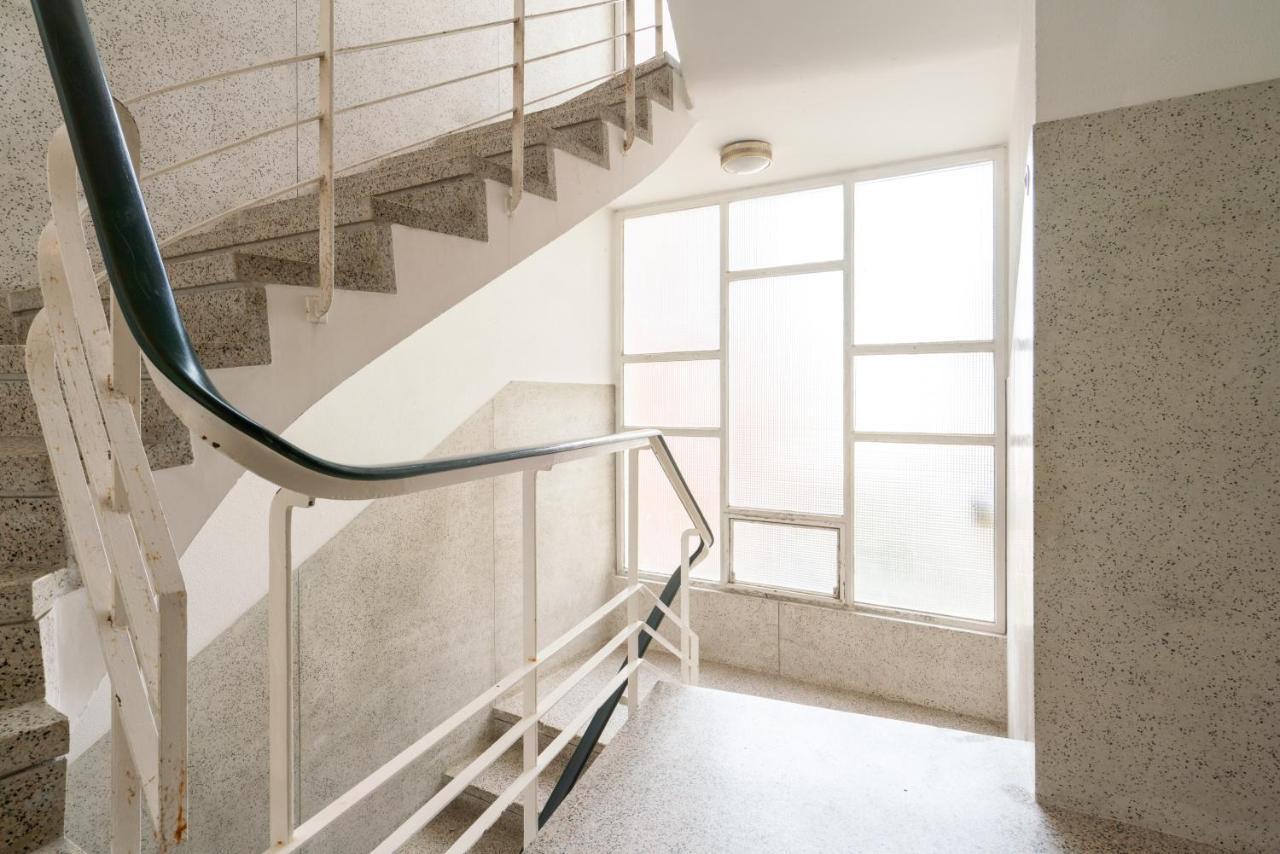 Host Wise - Spacious Fresh Flat W Terrace - Near Sea إسبِنو المظهر الخارجي الصورة