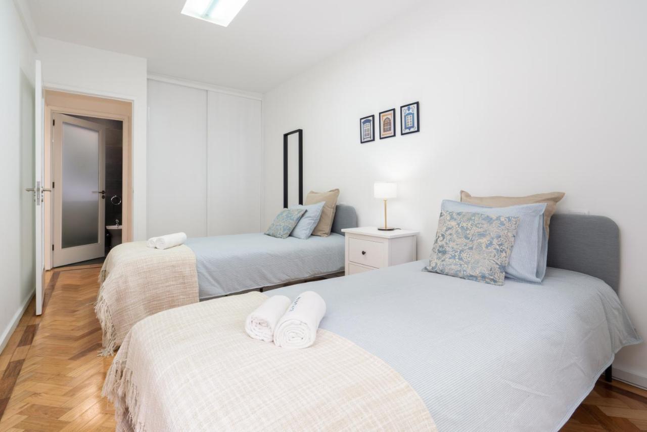 Host Wise - Spacious Fresh Flat W Terrace - Near Sea إسبِنو المظهر الخارجي الصورة